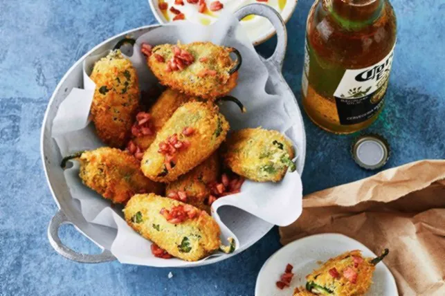 Bacon-Cheese Stuffed Jalapeño Poppers