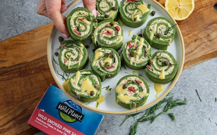 Smoked Salmon, Spinach, and Egg Roll-Ups
